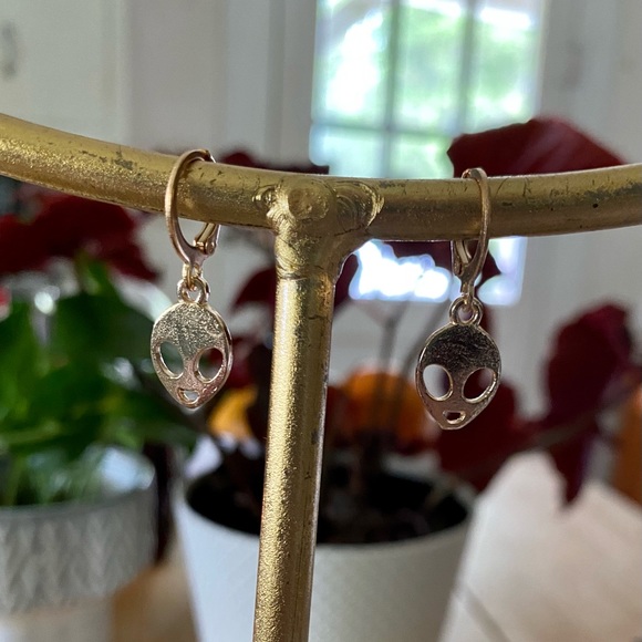 MAKE ME AND OFFER NWT Gold Alien Charm Huggie Earrings - Picture 2 of 3